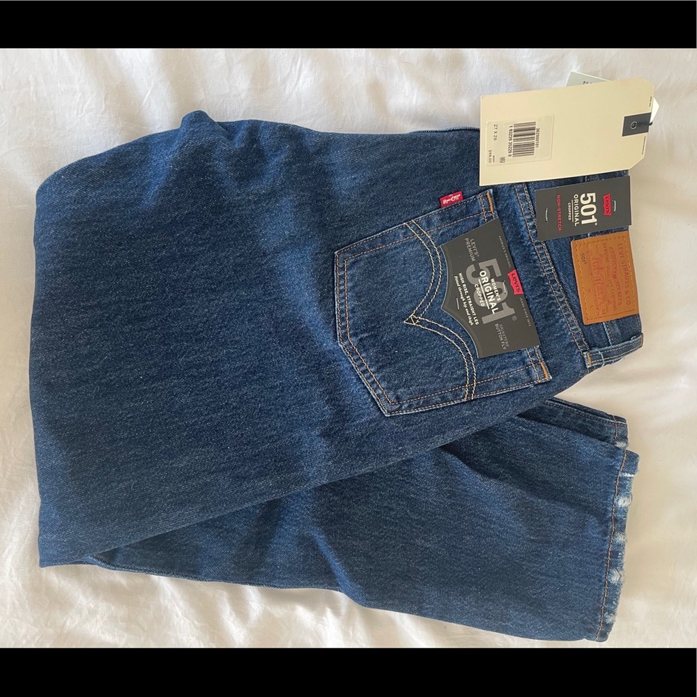 Levi’s 501 cropped 27x26